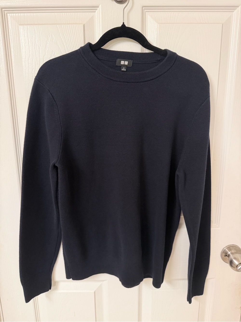 Uniqlo Men's Crewneck Sweater in Dark Navy
